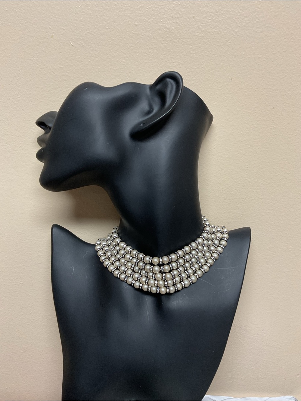Faux  Pearl Choker